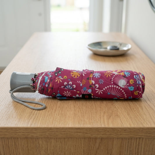 Classic triple-fold portable umbrella
