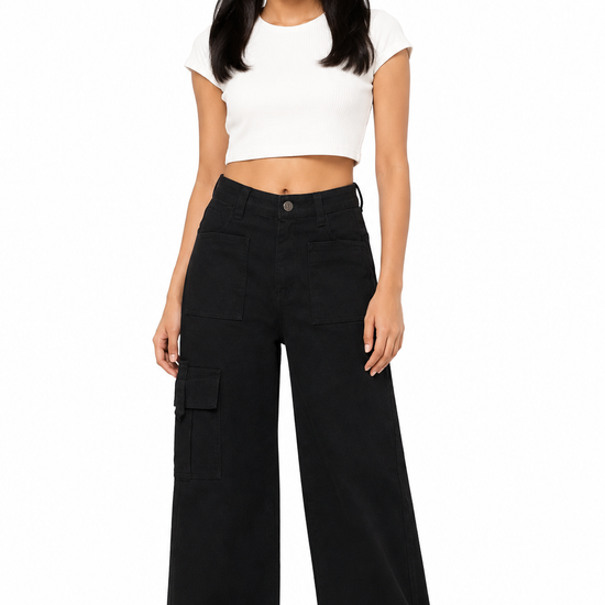 Girls' black cargo wide-leg jeans front view