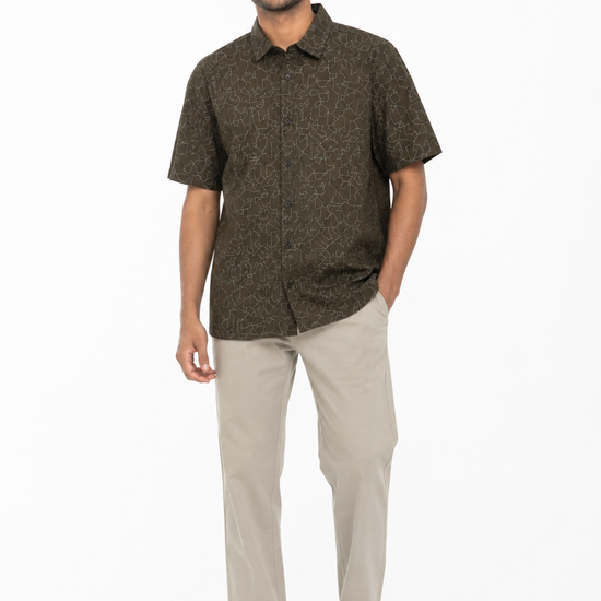 Men's dark green short sleeve shirt with abstract line print