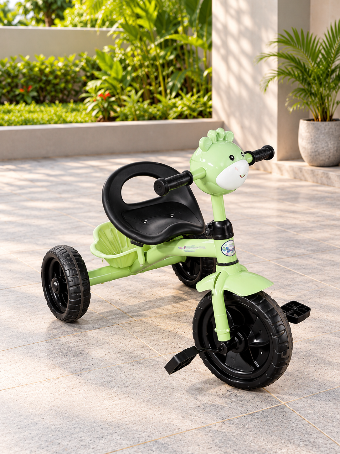 Kids cartoon giraffe 3-wheel pedal tricycle seat and rear basket detail