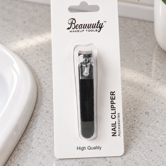 Beauuuty 8 cm stainless steel nail clipper with sleek black handle blister pack card