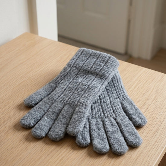 Warm knit fingerless open-tip winter gloves in heather grey with ribbed wrist cuffs for texting and typing