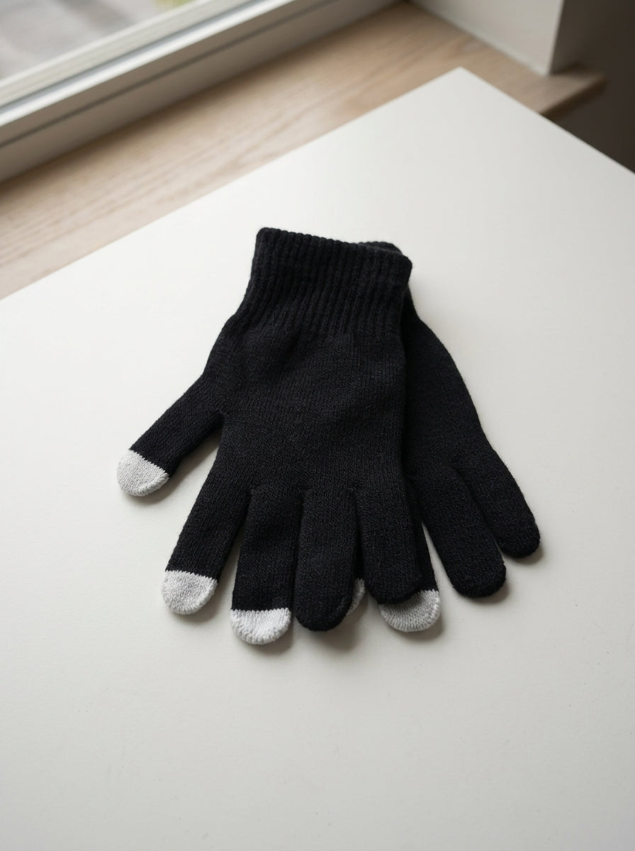 Touchscreen knit thermal winter gloves in classic black with conductive touch fingertips for smartphone use