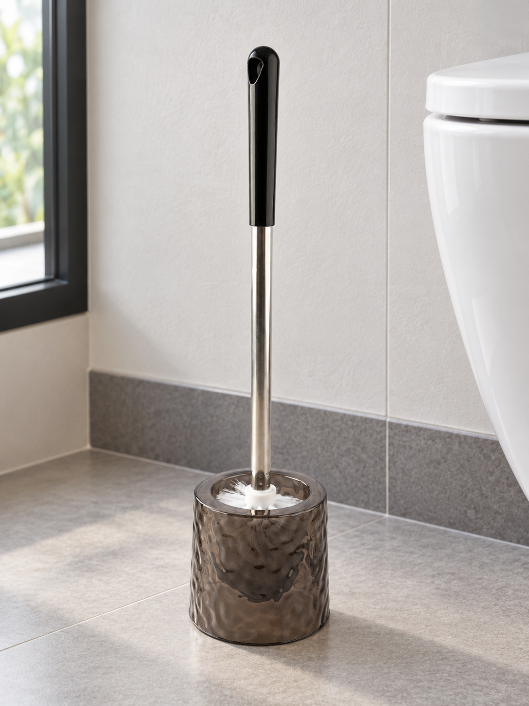 T&CO modern textured acrylic toilet brush holder in amber brown with stainless steel handle and black grip