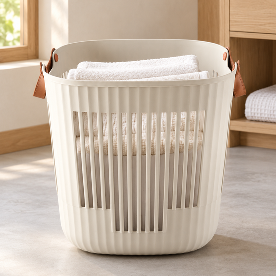 T & CO beige fluted laundry basket with brown faux leather handles (38 x 38 x 39 cm)