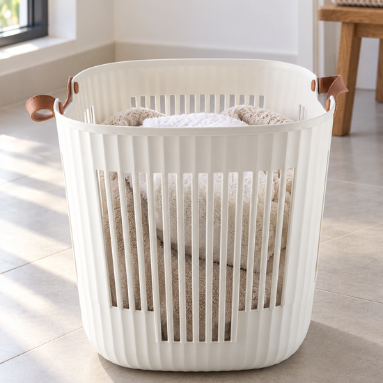 T & CO cream fluted laundry basket with brown faux leather handles (38 x 38 x 39 cm)